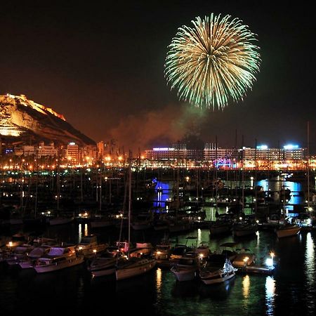 Un Lujo En El Corazon De Alicante Exterior foto